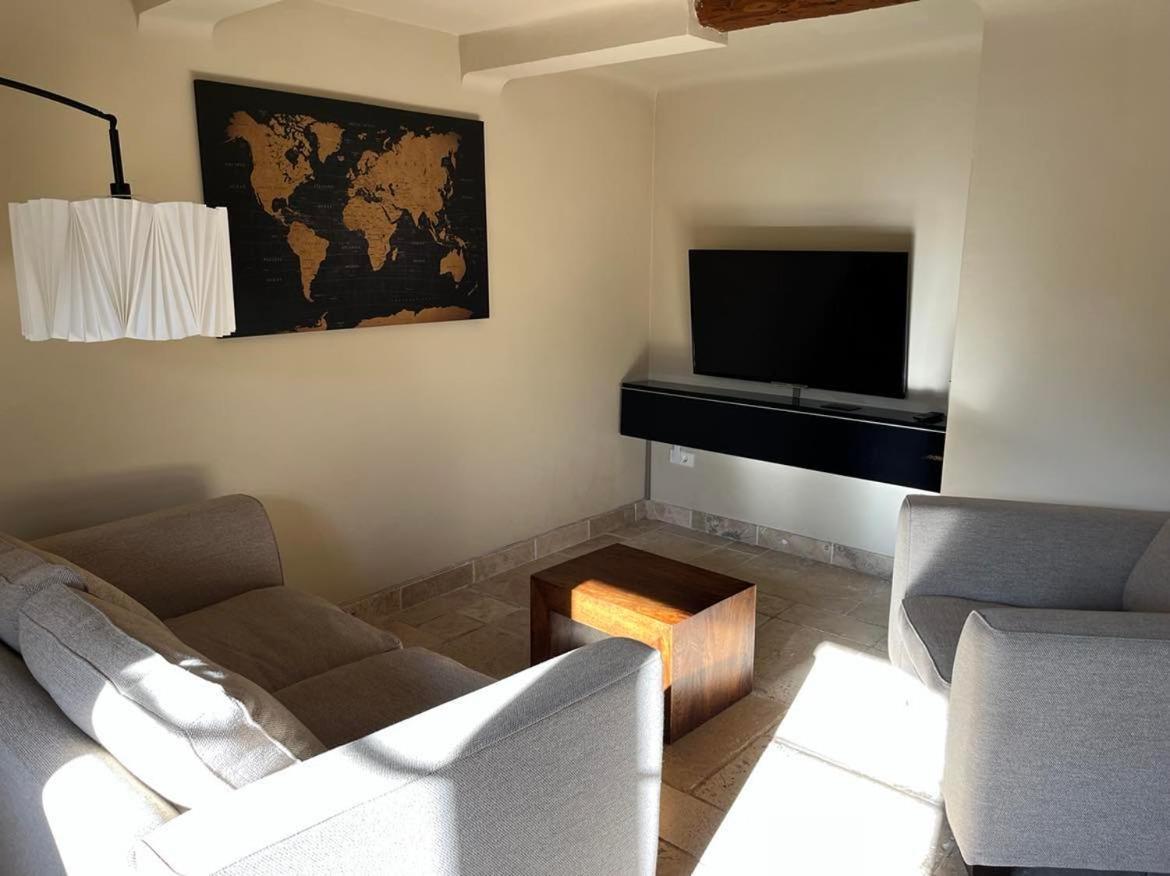 Domaine De La Citerne Bed and Breakfast Nans-les-Pins Kamer foto